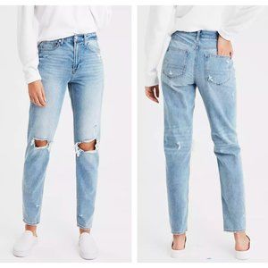 AMERICAN EAGLE Mom Jean Distressed Ripped Knee S17